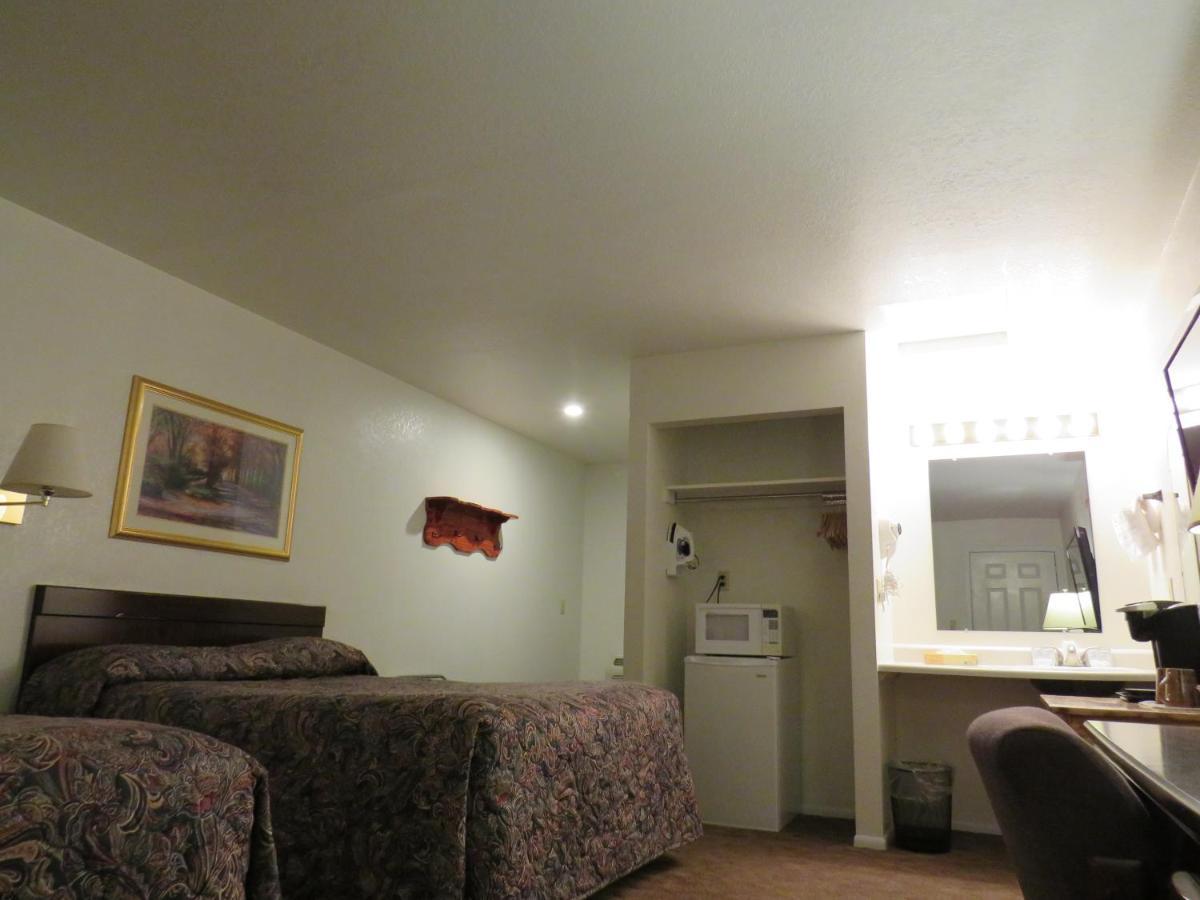 Rim Rock Motel Alturas Buitenkant foto