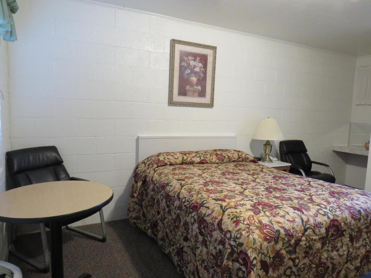Rim Rock Motel Alturas Buitenkant foto
